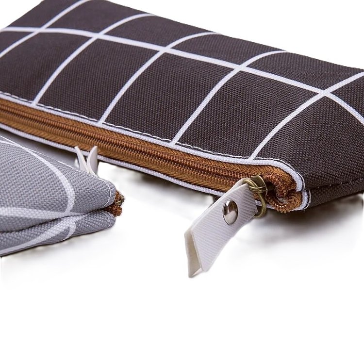 Κασετίνα Geometry υφασμάτινη.Διάσταση 19.5 X 9cm,4σχέδια.