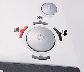 Ο γεμάτος κάδος υποδεικνύεται στην οθόνη και το μηχάνημα απενεργοποιείται αυτόματα.