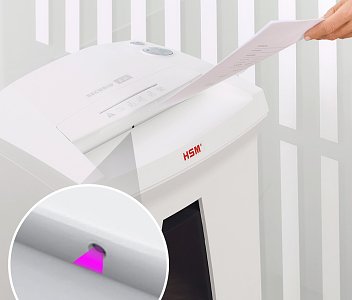 Ένα ενσωματωμένο φωτοκύτταρο  ενεργοποιεί αυτόματα τη συσκευή όταν εισάγεται χαρτί στην τροφοδοσία και σταματά αυτόματα μετά την ολοκλήρωση της τεμαχισμού.